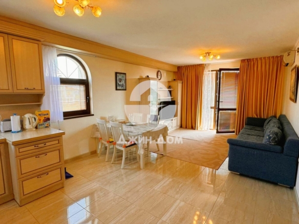 Четиристаен триетажен пентхаус в к-с „Естебан“, гр. Несебър - 0