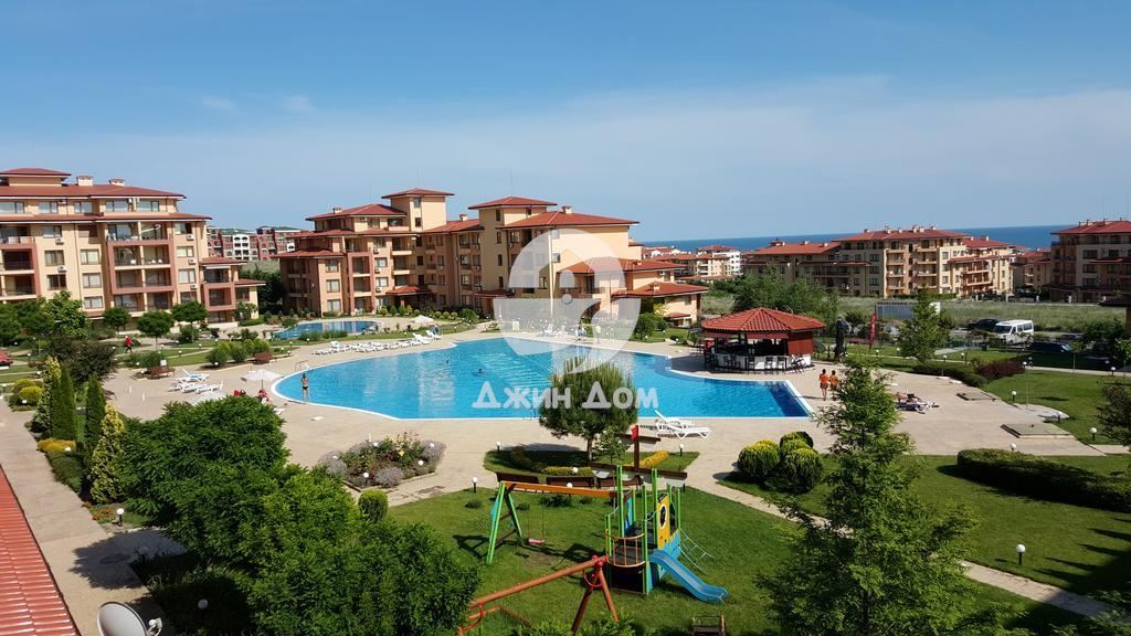 Просторен магазин на партерен етаж в к-с Меджик Дриймс, гр. Свети Влас - 0