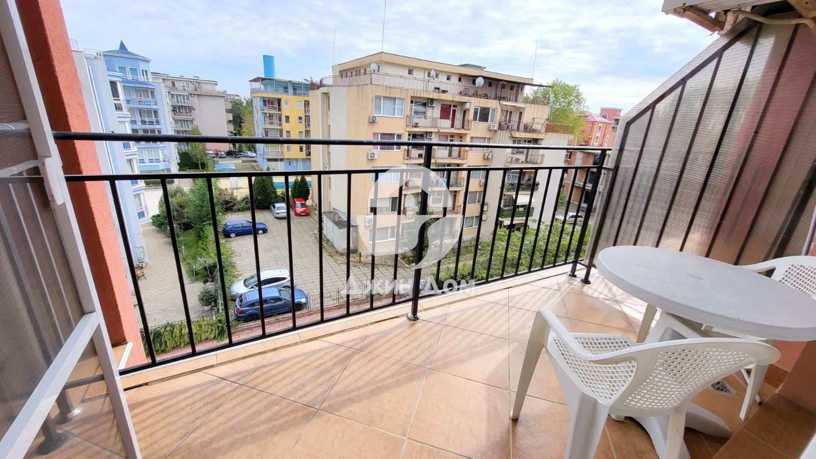 Просторен едностаен апартамент в к-с Сънсет Бийч 4, к.к. Слънчев бряг - 0