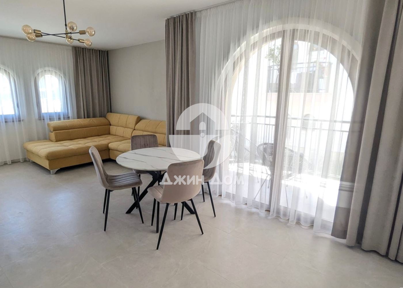 Стилен двустаен апартамент в к-с „Гранд Вилидж“, с. Кошарица - 0