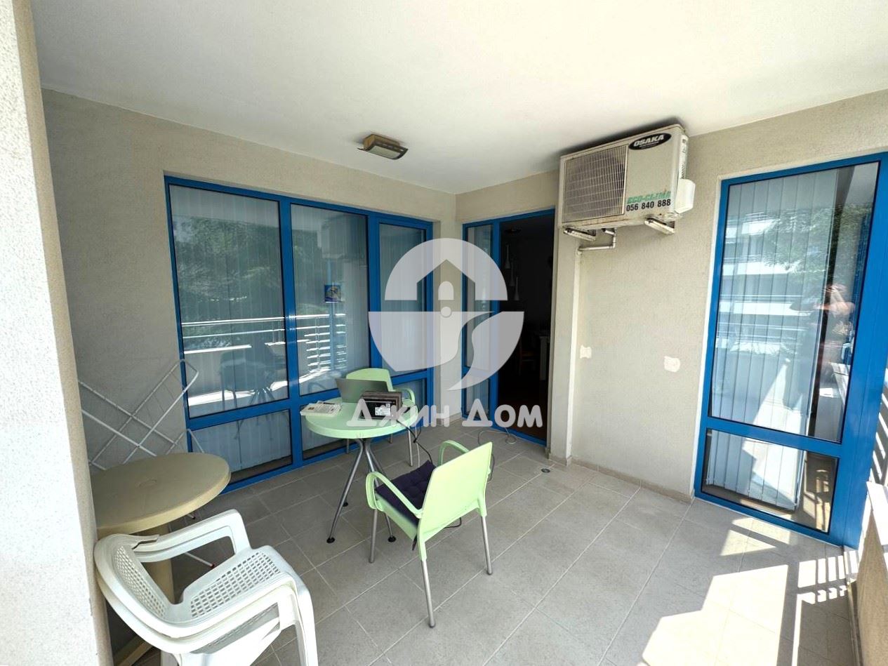 Просторен двустаен апартамент в к-с „Екселсиор“, Сл. бряг - 0