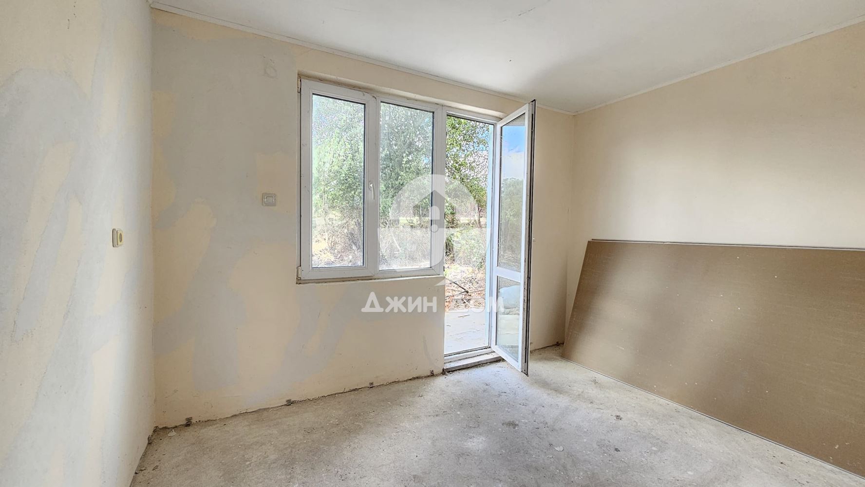 Едноетажна къща в с. Дюлево, обл. Бургас - 0