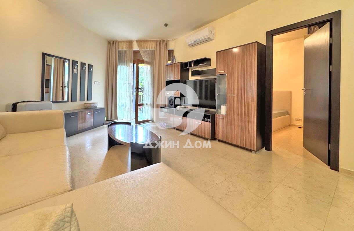 Просторен двустаен апартамент в к-с „Райска градина”, гр. Свети Влас - 0