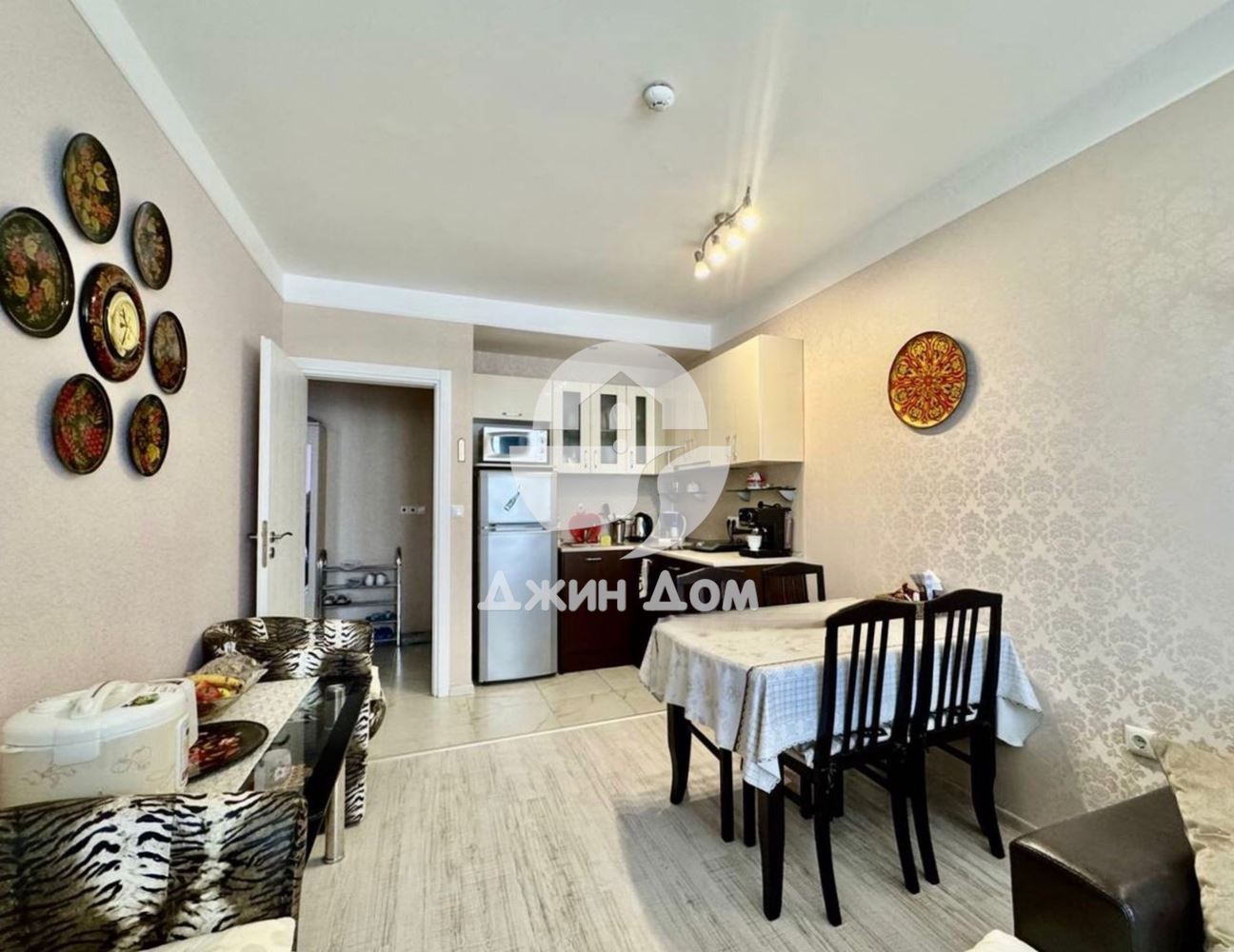 Двустаен апартамент в к-с "Хармони Сюитс Монте Карло", Слънчев бряг - 0