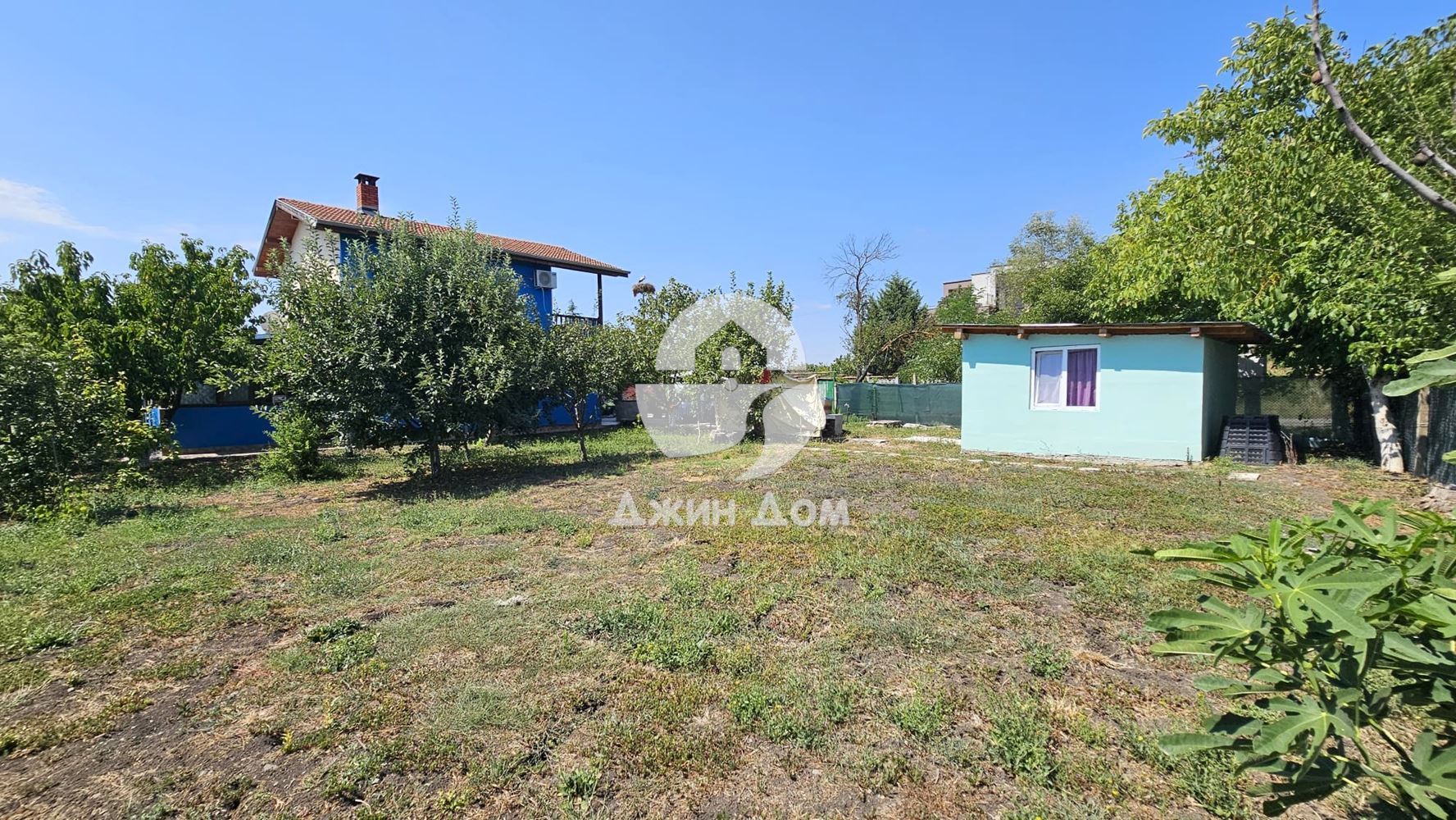 Двуетажна къща с двор в с. Тръстиково - 0