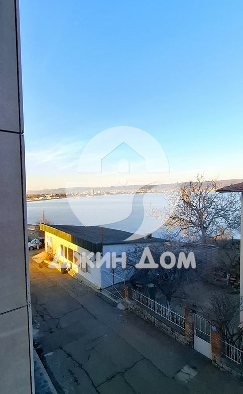 Просторен двустаен апартамент на ПЪРВА ЛИНИЯ МОРЕ в гр. Несебър - 0