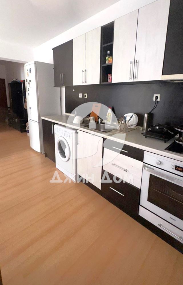 Просторен тристаен апартамент в к-с „Съни Дей 6“, к.к. Слънчев бряг - 0