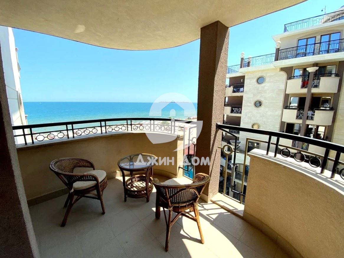 Тристаен апартамент с ПАНОРАМА МОРЕ в к-с Голдън Рейнбоу, Слънчев бряг - 0