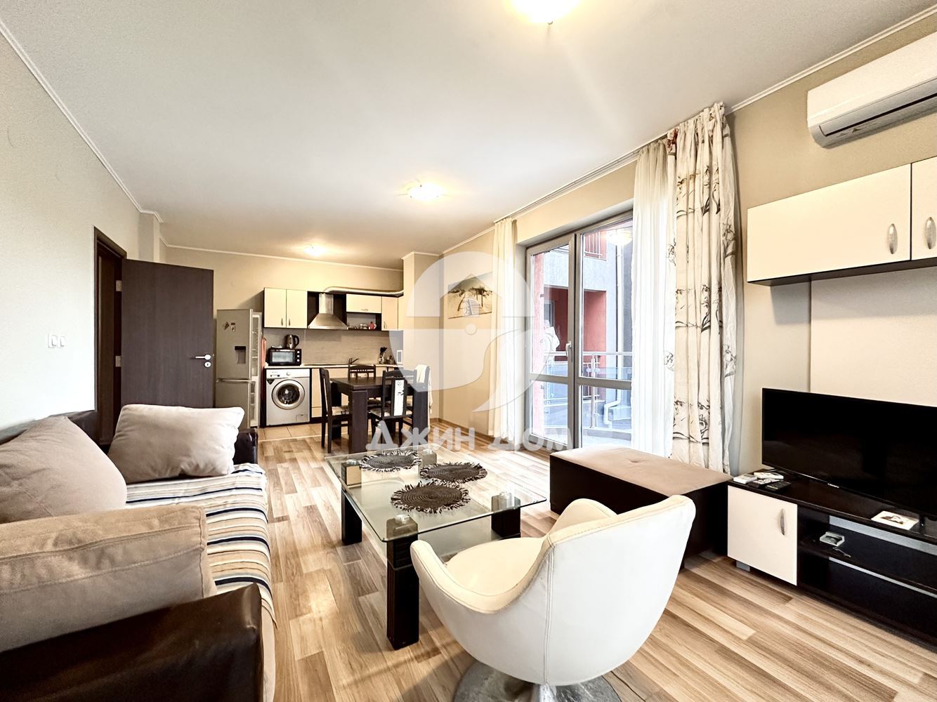 Тристаен апартамент в к-с „Какао Резиденс“, к.к. Слънчев бряг - 0