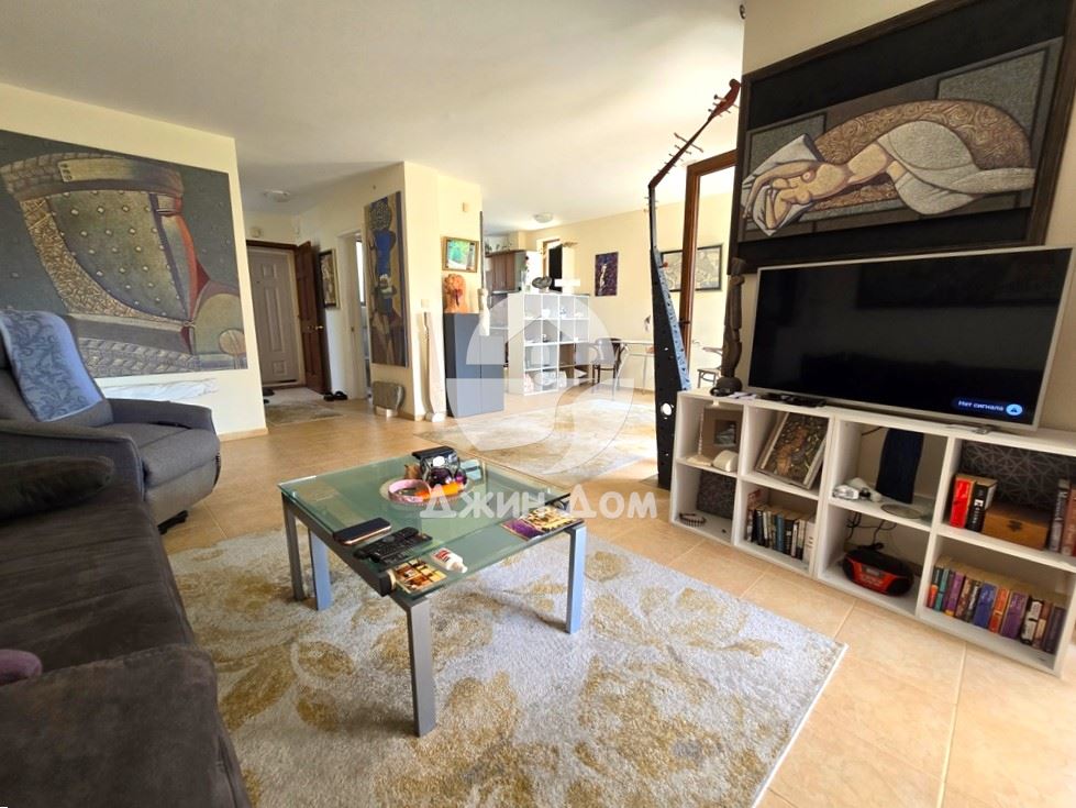 Двуетажна къща с ГЛЕДКА ПЛАНИНА в к-с Алмонд Хил Вилас, с. Кошарица - 0