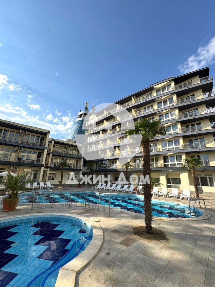 Двустаен апартамент в к-с „Сол-Е-Мар“, к.к. Слънчев бряг - 0