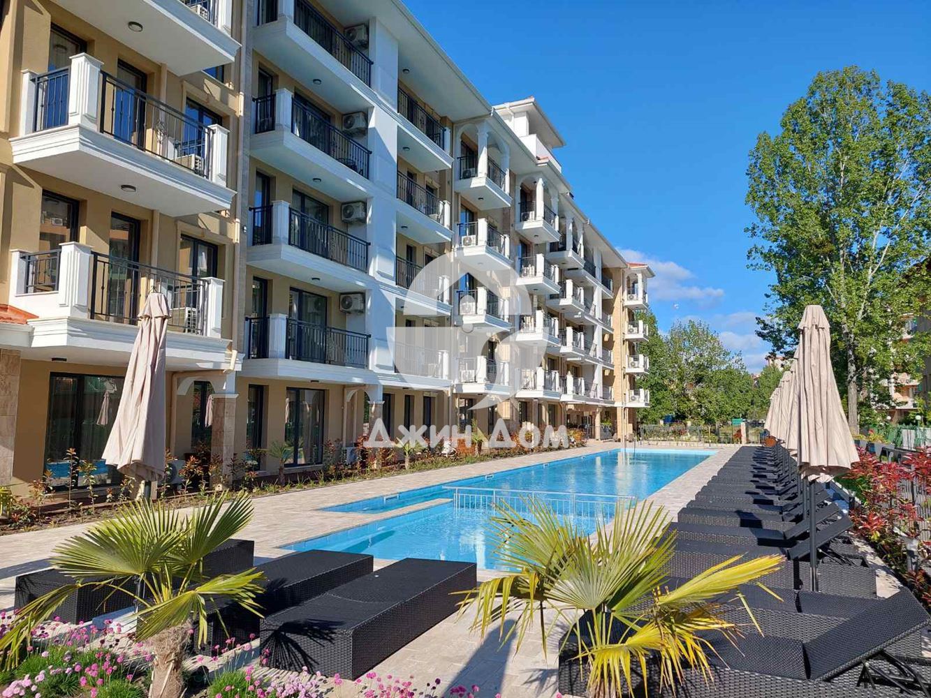 Просторен апартамент в к-с „Емилия Романа Парк“, к.к. Слънчев бряг - 0