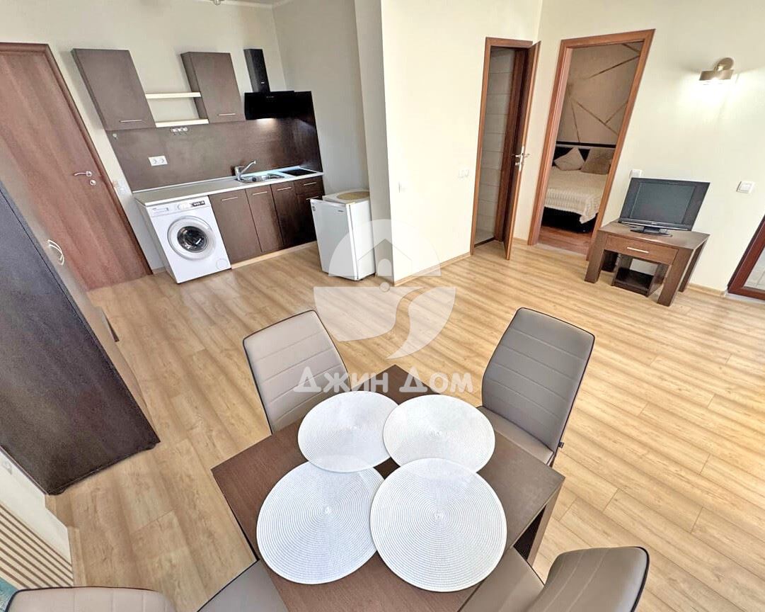 Просторен двустаен апартамент в к-с „Камелот Резиденс“, к.к. Слънчев бряг - 0