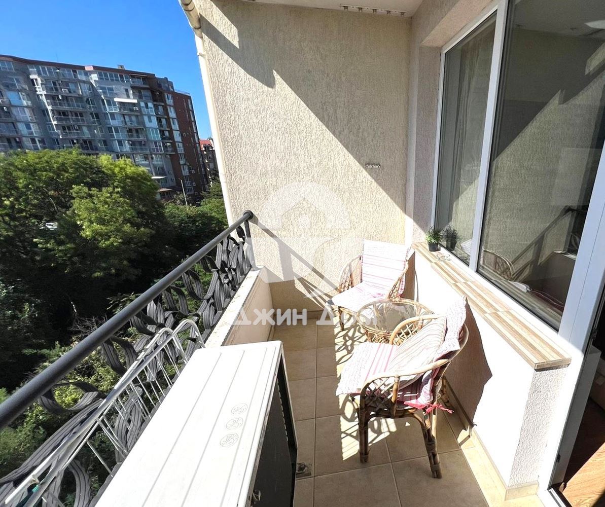 Просторен двустаен апартамент с ГЛЕДКА МОРЕ в к-с „Перла“, гр. Бургас - 0