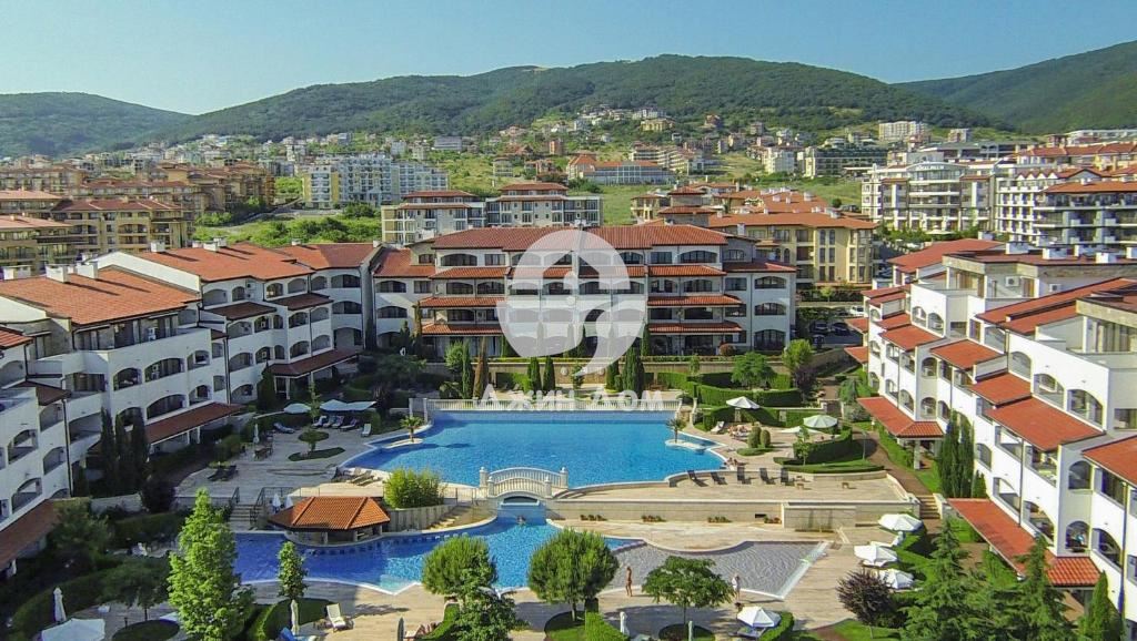 Четиристаен апартамент с ГЛЕДКА МОРЕ в к-с „Каса Реал“ гр. Свети Влас - 0