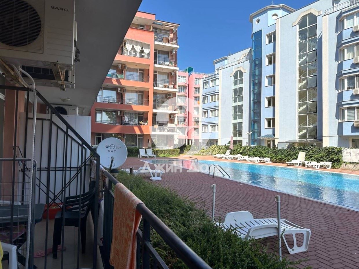 Просторен едностаен апартамент в к-с Сънсет Бийч 4, к.к. Слънчев бряг - 0