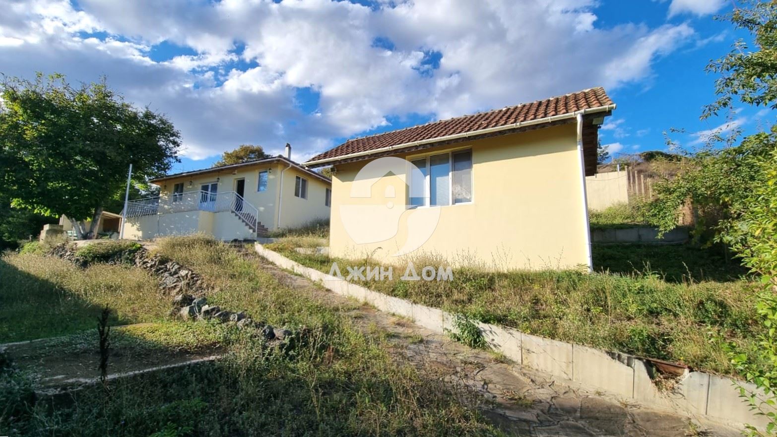 Едноетажна къща с басейн в с. Ново Паничарево - 0