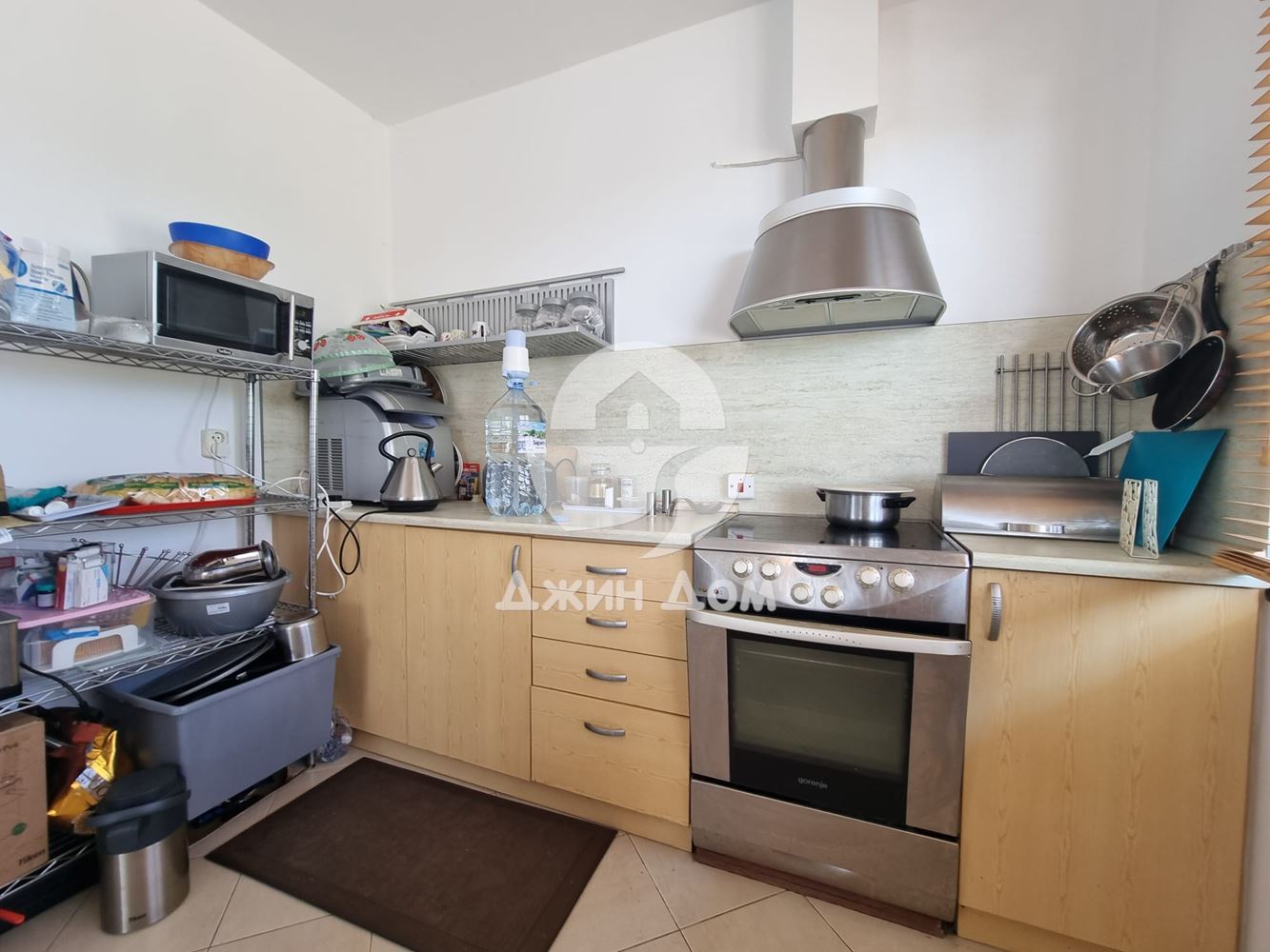 Двуетажна къща с басейн в с. Горица - 0