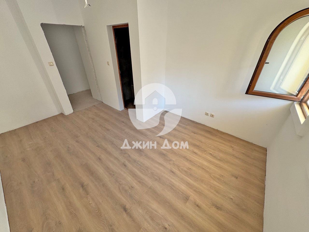 Просторен двустаен апартамент в к-с „Гранд Вилидж“, с. Кошарица - 0