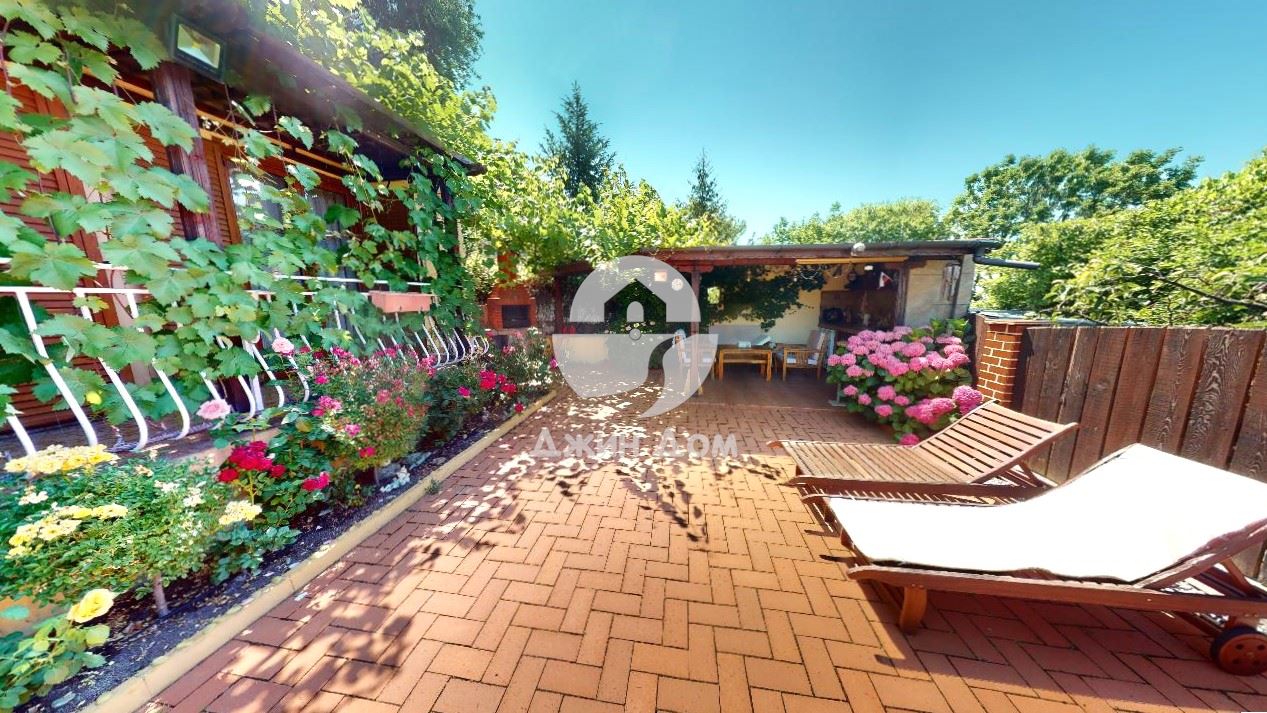 Двуетажна обзаведена къща с басейн, с. Кошарица - 0