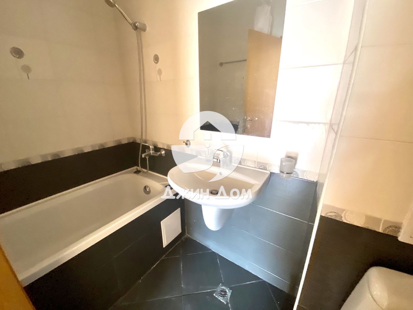 Тристаен апартамент в к-с „Райска градина“, гр. Свети Влас - 0