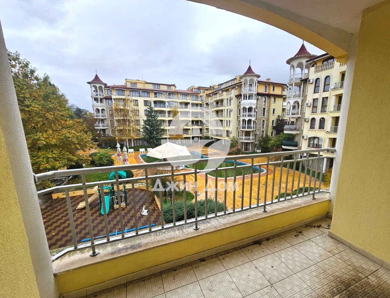 Просторен тристаен апартамент в к-с Съмър Дриймс, к.к. Слънчев бряг - 0