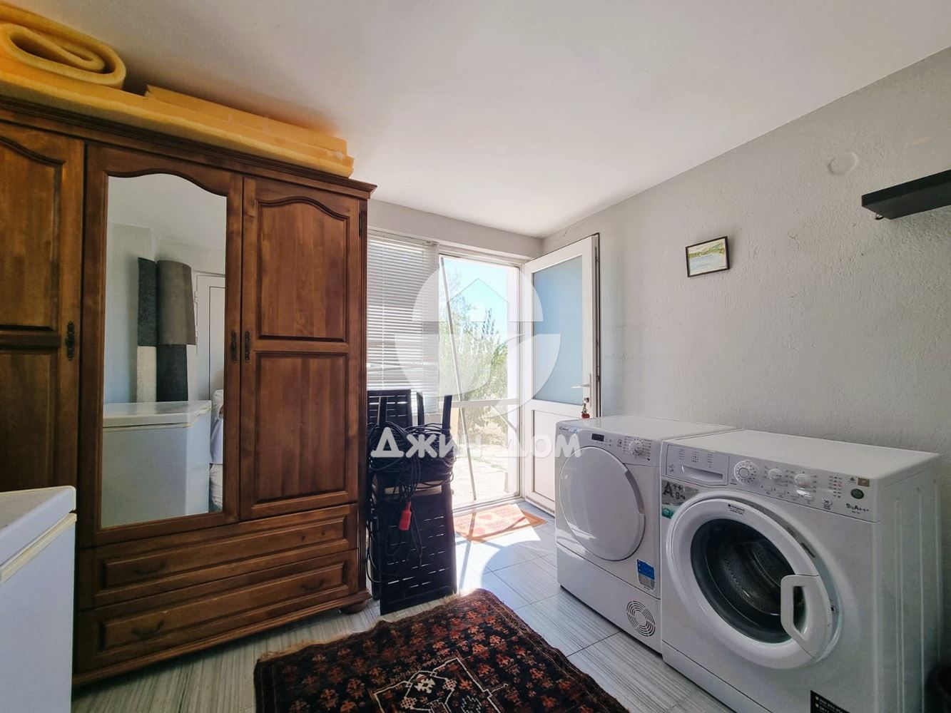 Обзаведена двуетажна къща в с. Просеник - 0