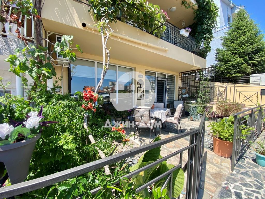 Четиристаен апартамент в жилищна сграда с ГЛЕДКА МОРЕ, гр. Свети Влас - 0