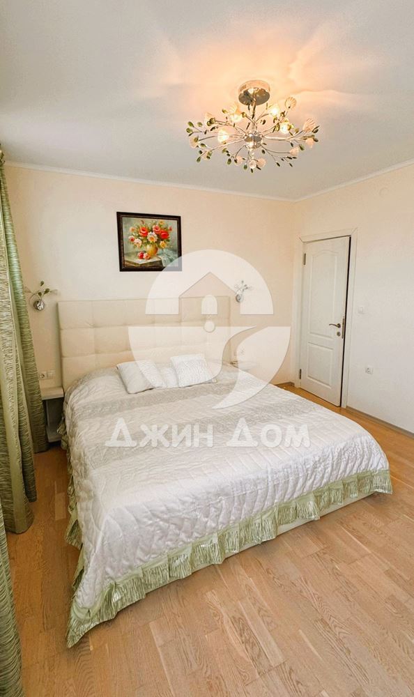 Четиристаен триетажен пентхаус в к-с „Естебан“, гр. Несебър - 0