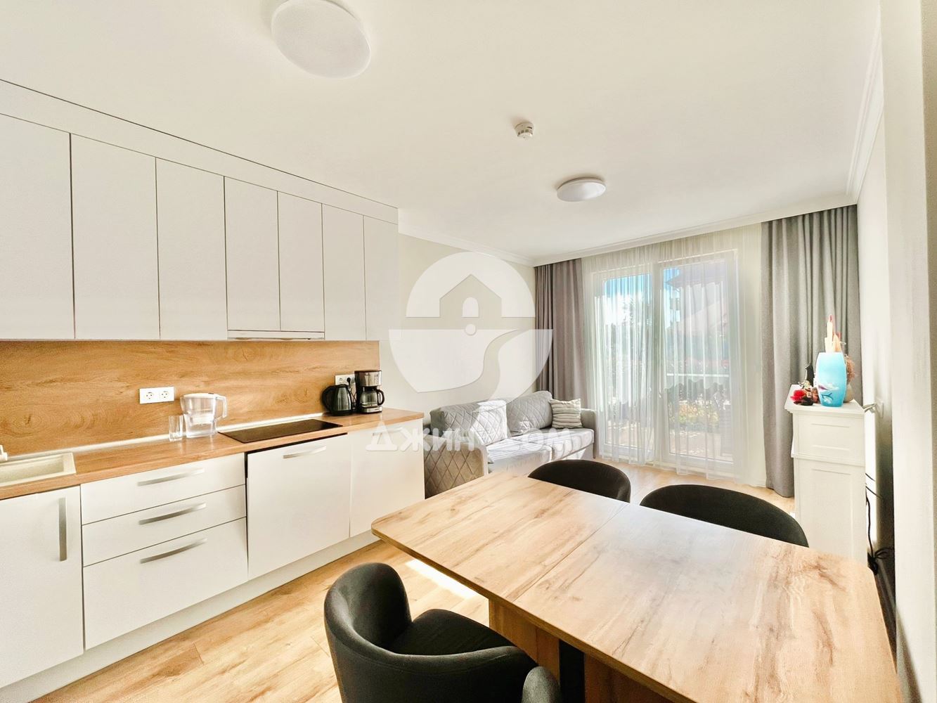 Просторен стилен тристаен мезонет в к-с „Белисити“, с. Равда - 0