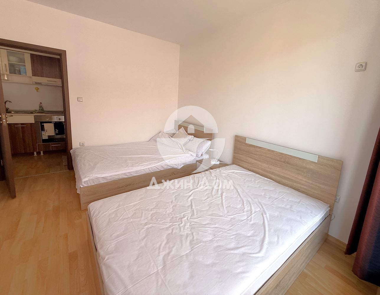 Просторен двустаен апартамент в к-с „Съни Дей 6“, к.к. Слънчев бряг - 0