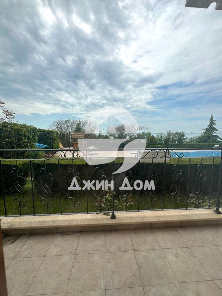 Тристаен апартамент с ГЛЕДКА МОРЕ в к-с „Роял Бей“, гр. Свети Влас - 0