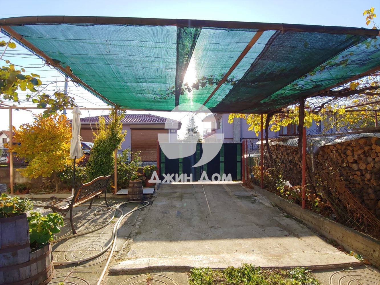 Просторна обзаведена двуетажна къща в с. Кошарица - 0