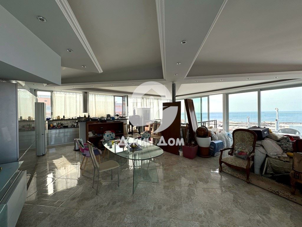 Многостаен апартамент с ПАНОРАМА МОРЕ в к-с Вила Калабрия, Свети Влас - 0