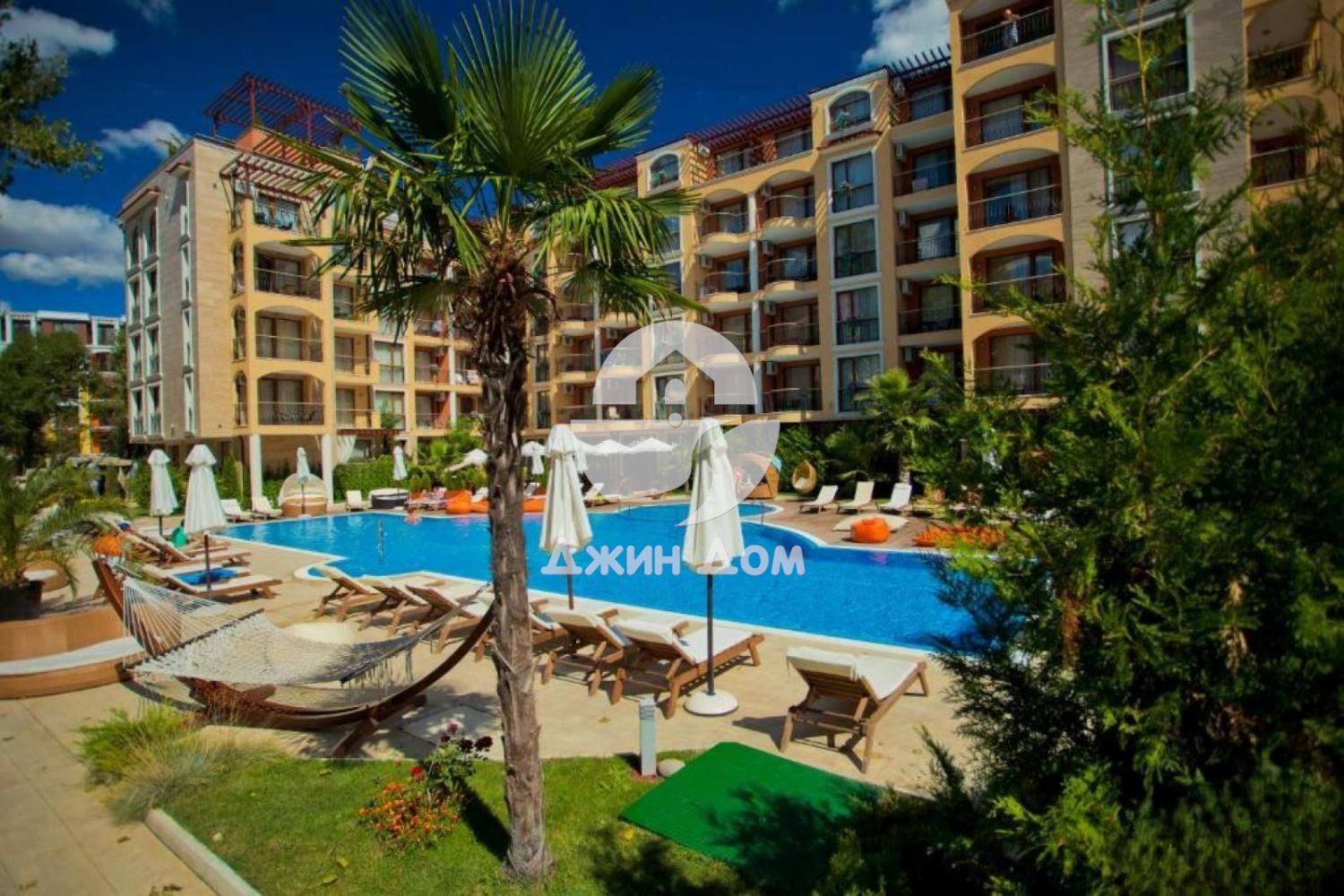 Просторен тристаен апартамент в к-с Хармони Сюитс 1, к.к. Слънчев Бряг - 0