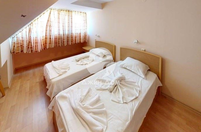 Тристаен апартамент в к-с „Съни Форт“, к.к. Слънчев бряг - 0