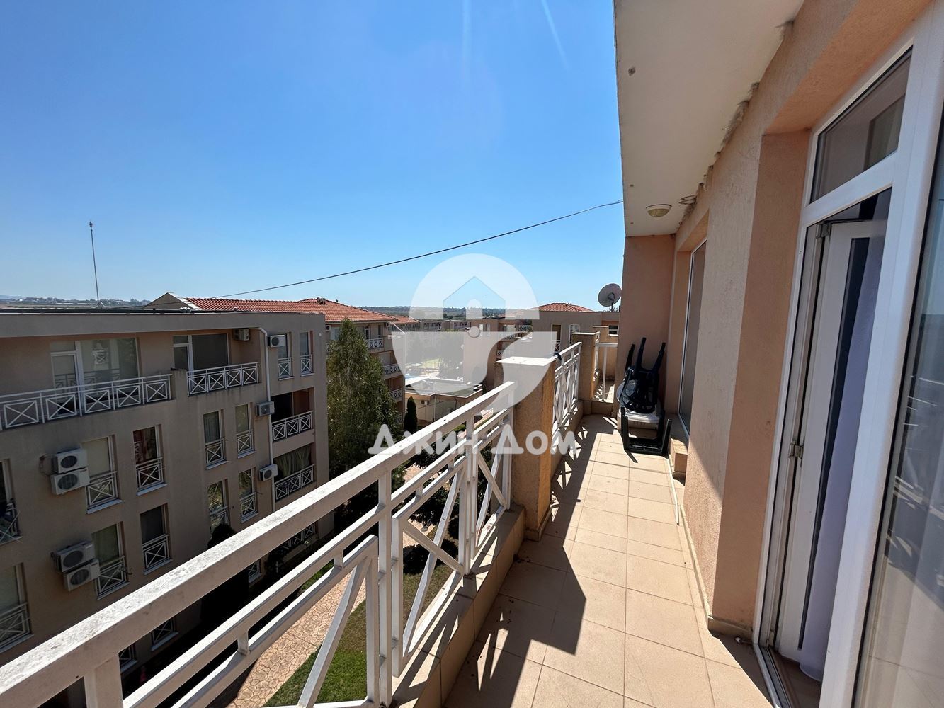 Двустаен апартамент в к-с „Съни Дей 6“, к.к. Слънчев бряг - 0