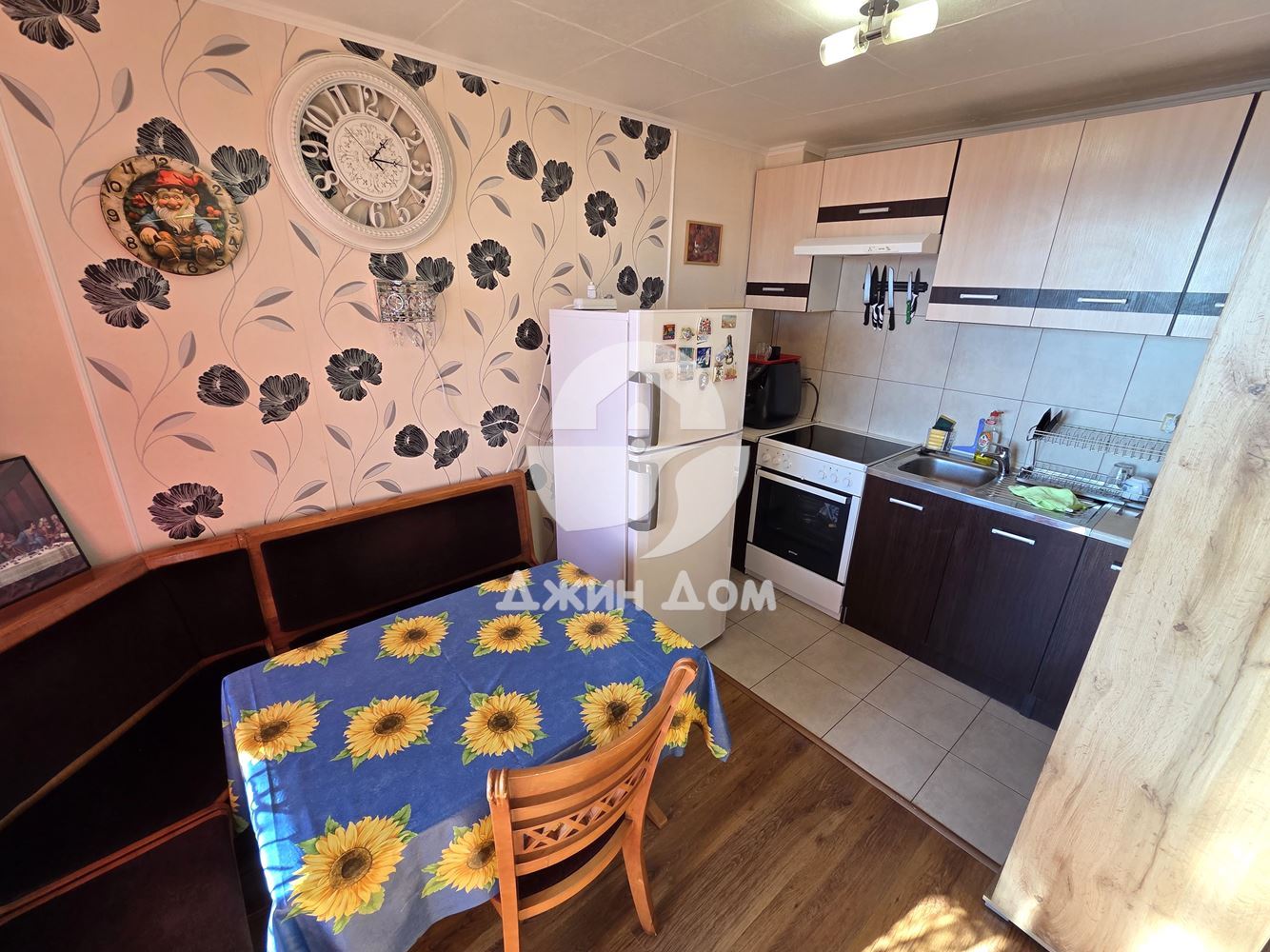 Четиристаен апартамент с ПАНОРАМА МОРЕ в жилищна сграда, гр.Свети Влас - 0