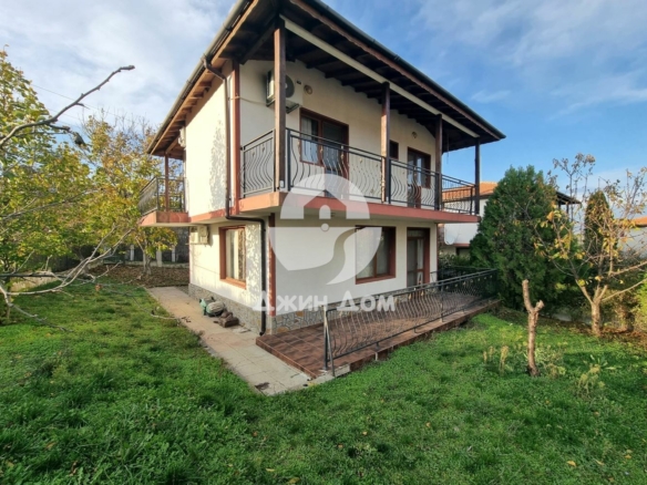 Двуетажна къща с двор в с. Александрово, общ. Поморие - 0