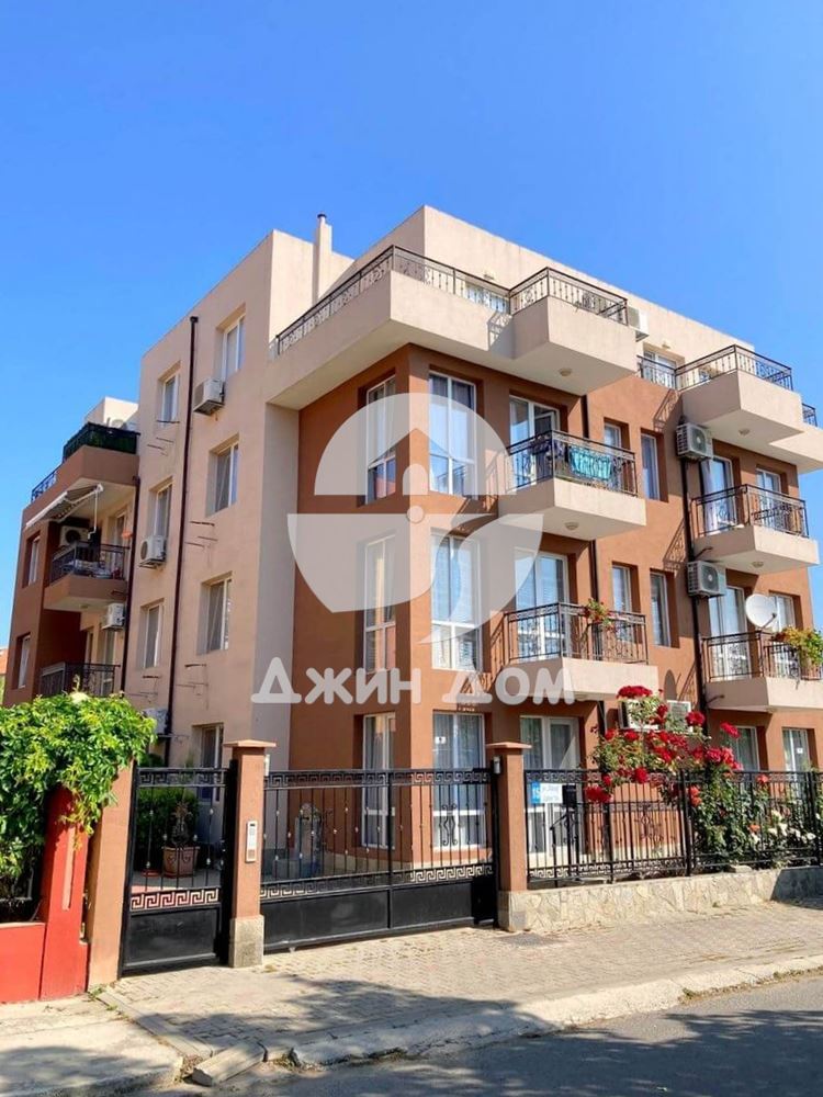 Двустаен апартамент в жилищна сграда БЕЗ ТАКСА, с. Равда - 0