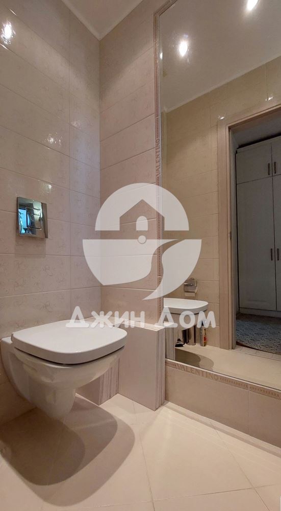 Двуетажна къща с басейн в к-с Атлантис Премиум Хаузес, кв. Сарафово - 0