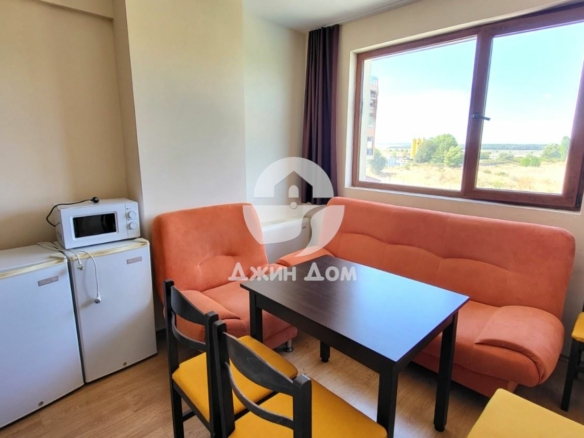 Просторен двустаен апартамент в к-с „Сезони 3“, к.к. Слънчев бряг - 0