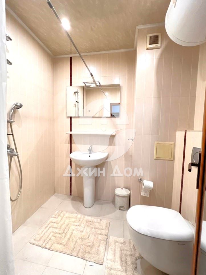 Стилен тристаен апартамент в центъра на гр. Бургас - 0