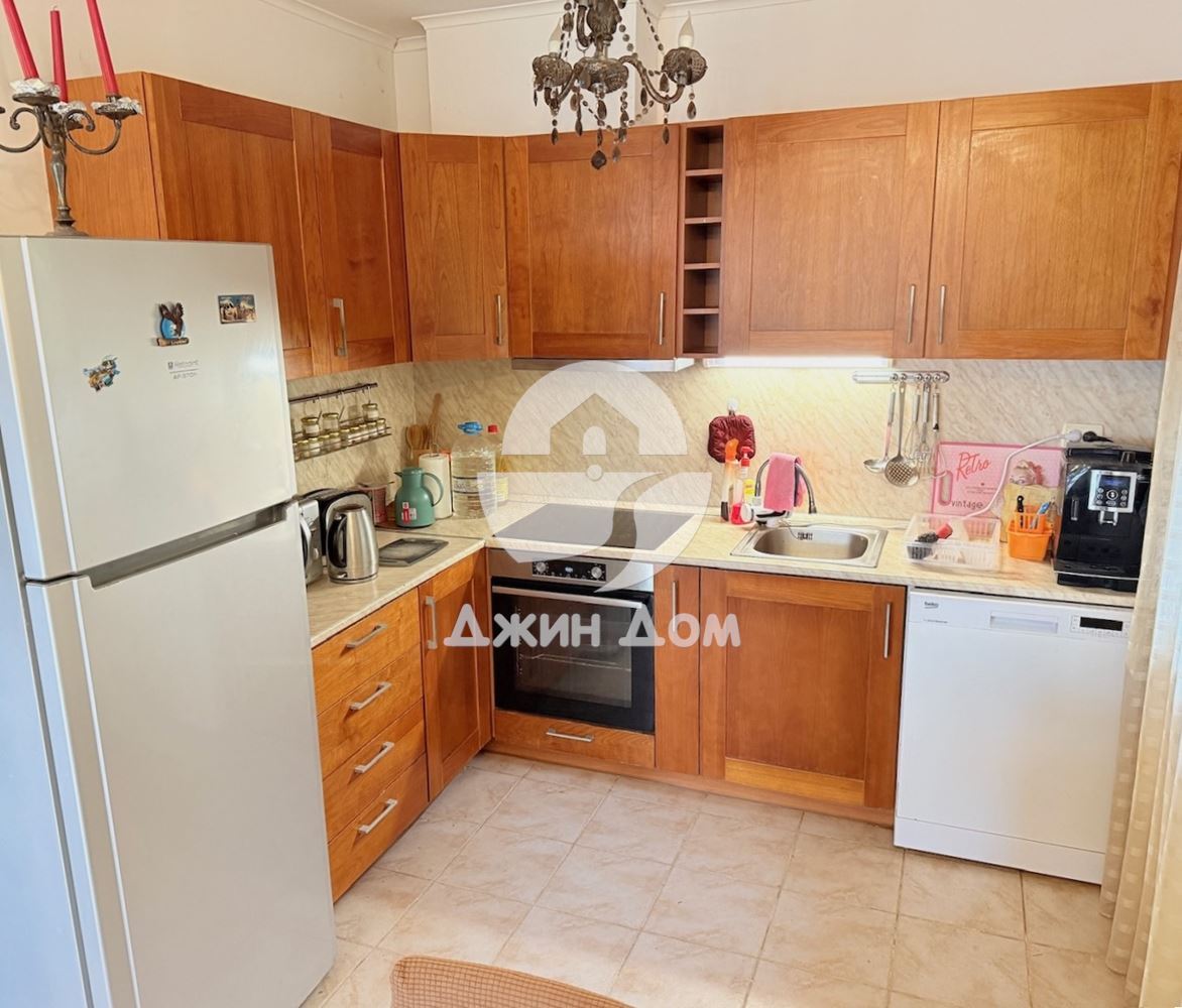 Просторен тристаен апартамент в к-с „Бей Вю Вилас“, с. Кошарица - 0