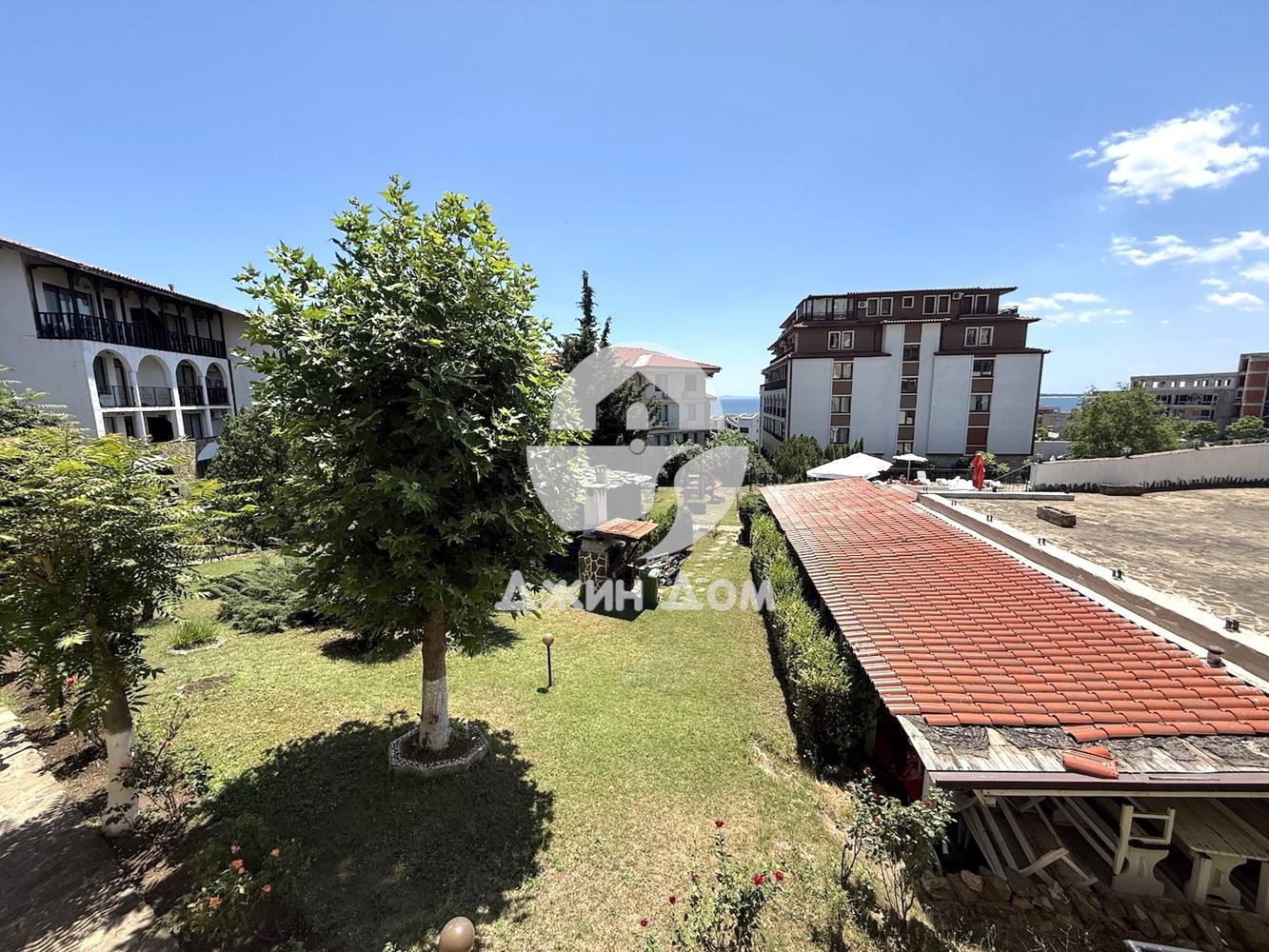 Тристаен апартамент с ГЛЕДКА МОРЕ в к-с „Воденицата“, Св. Влас - 0