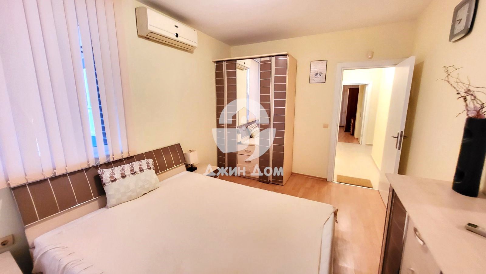 Просторен тристаен апартамент в к-с Сън Сити 2, к.к. Слънчев Бряг - 0