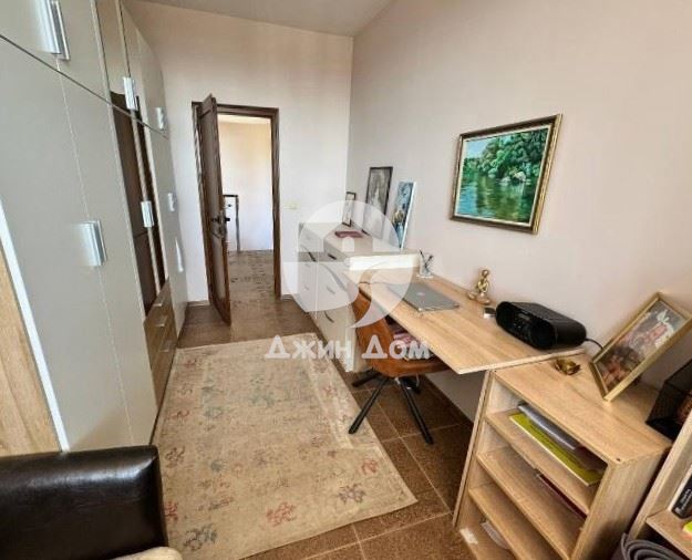 Просторна триетажна къща с ПАНОРАМА МОРЕ в гр. Свети Влас - 0