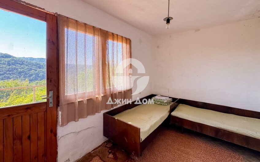 Триетажна къща с двор в с. Китка, обл. Бургас - 0