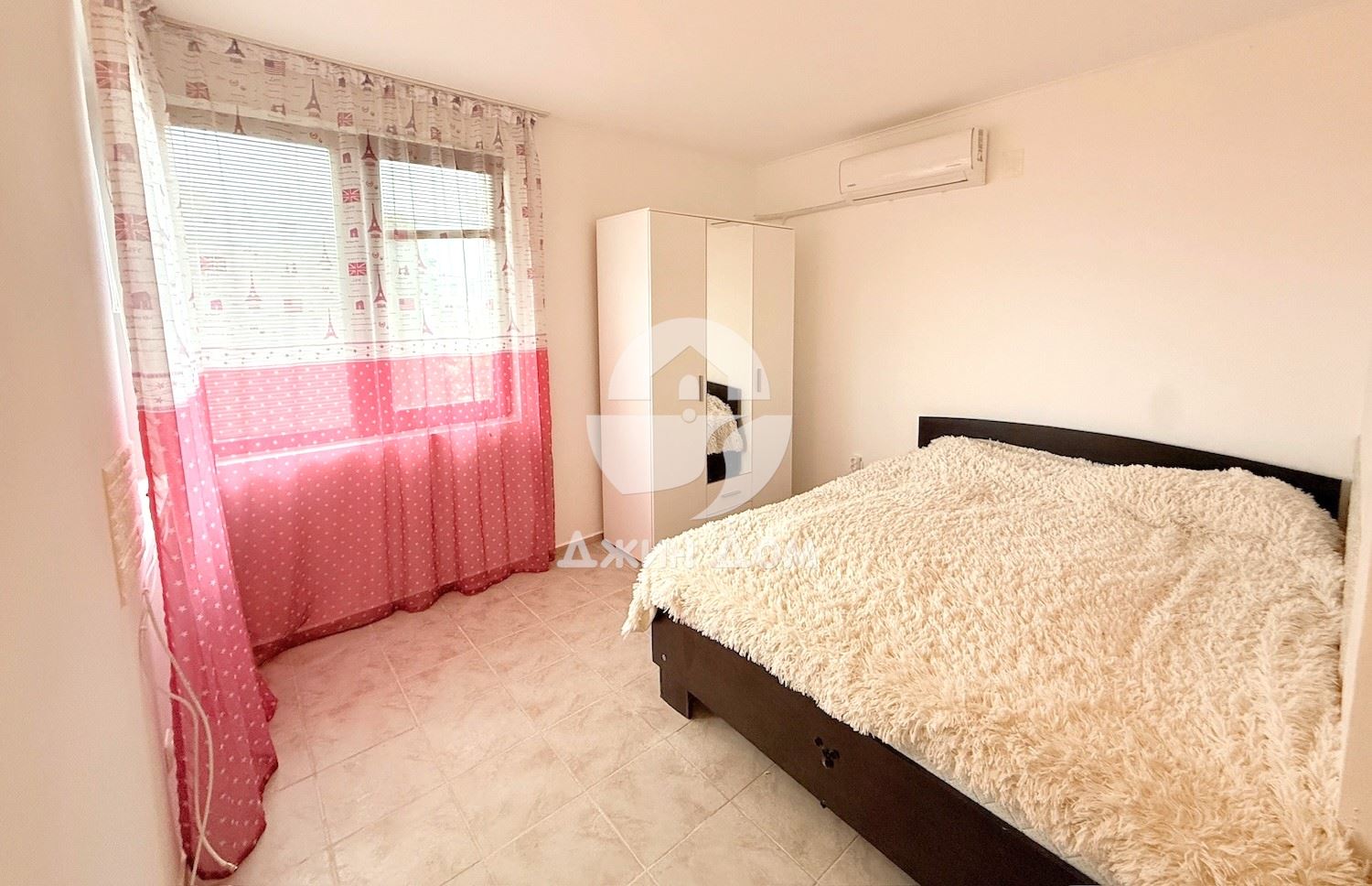 Просторен тристаен апартамент в к-с „Бей Вю Вилас“, с. Кошарица - 0