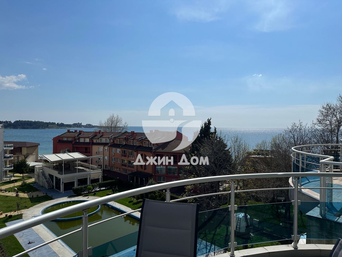 Стилен тристаен апартамент с ПАНОРАМА МОРЕ в к-с „Оазис“, с. Равда - 0